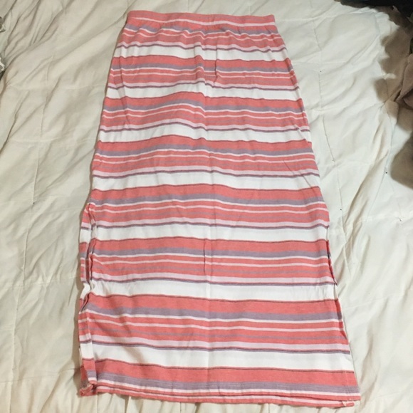 Old Navy striped maxi-skirt - Picture 3 of 3